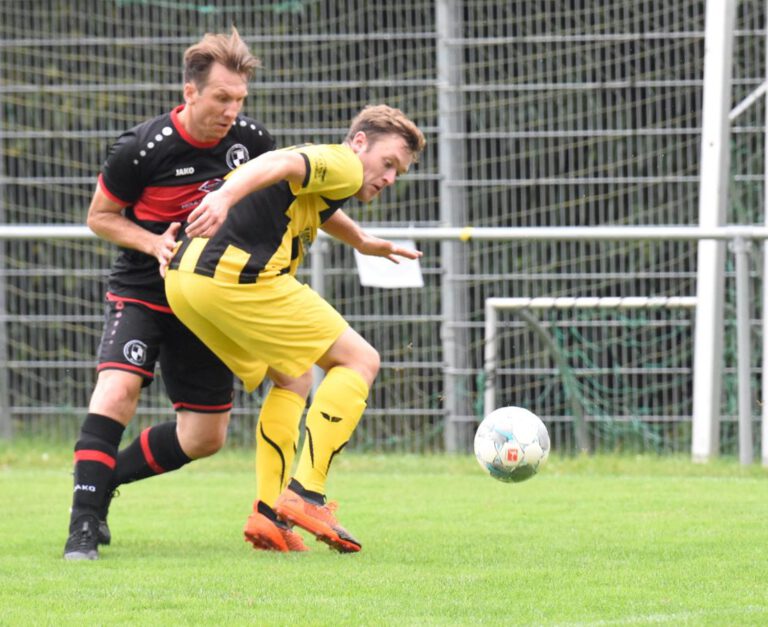 Top-Torjäger der Fußball-Bezirksliga 7 verlängert gleich um zwei Jahre